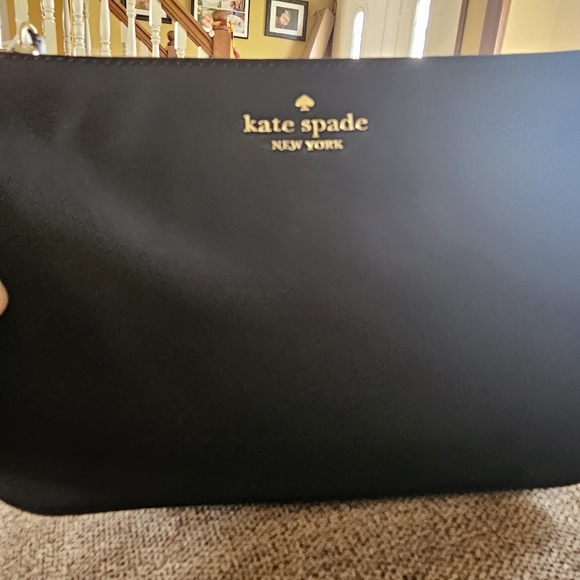 NWT Kate Spade Chelsea Medium Wristlet - Picture 8 of 9